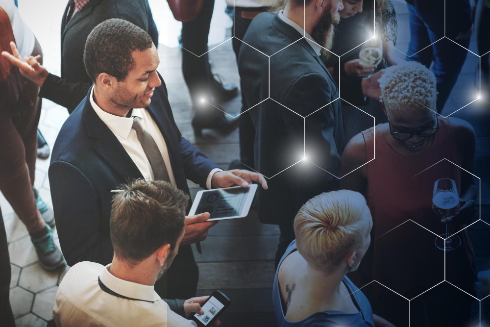 profissionais em evento corporativo