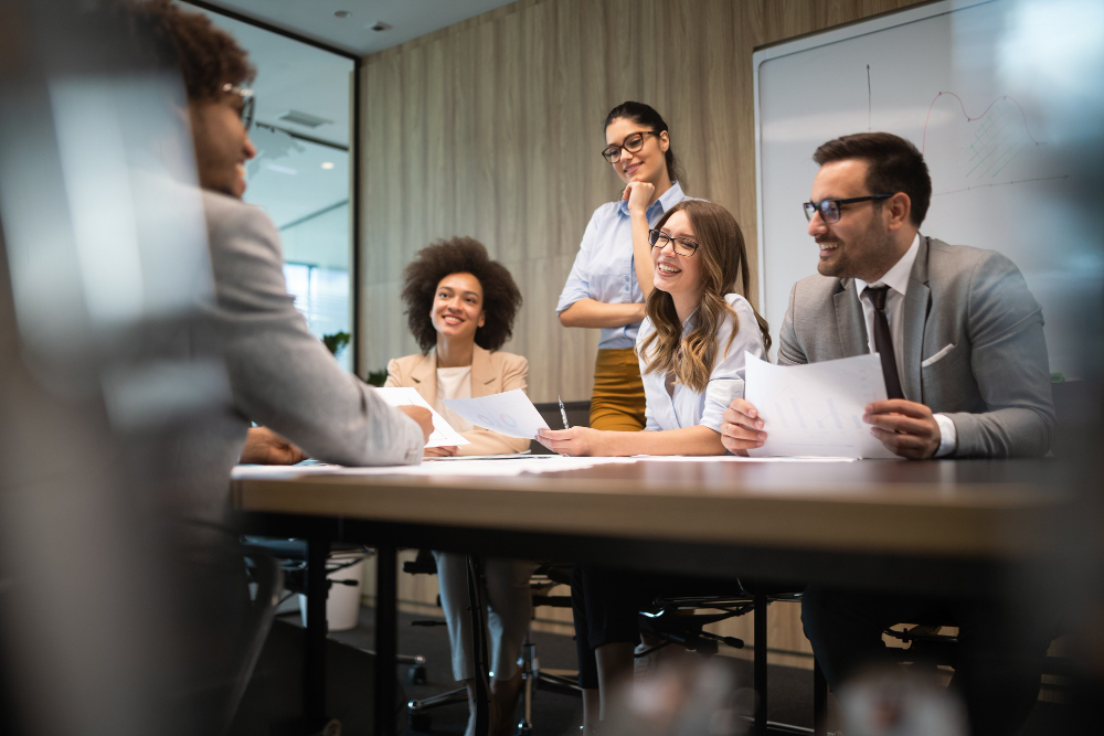 Equipe impressionada com a comunicação com clareza em avaliações de desempenho.